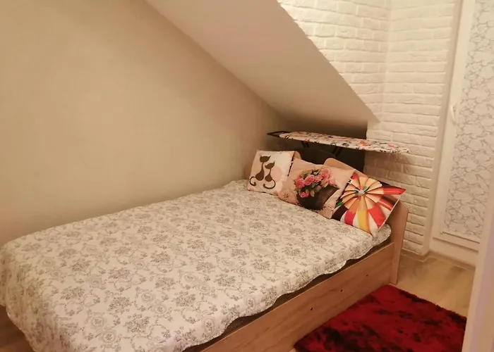 Dvieju Kambariu Butas פלאנגה